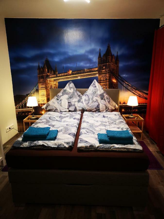 Paris&ny&london *